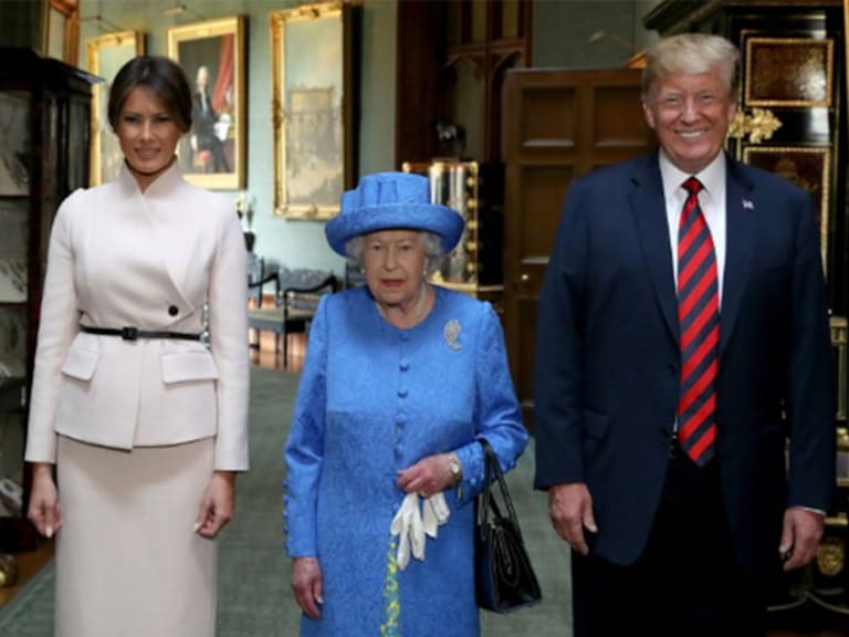 Donald Trump visita a la reina Isabel de Inglaterra