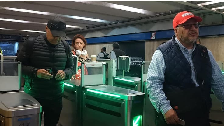 Metro Zócalo: Instala puertas automáticas para agilizar accesos