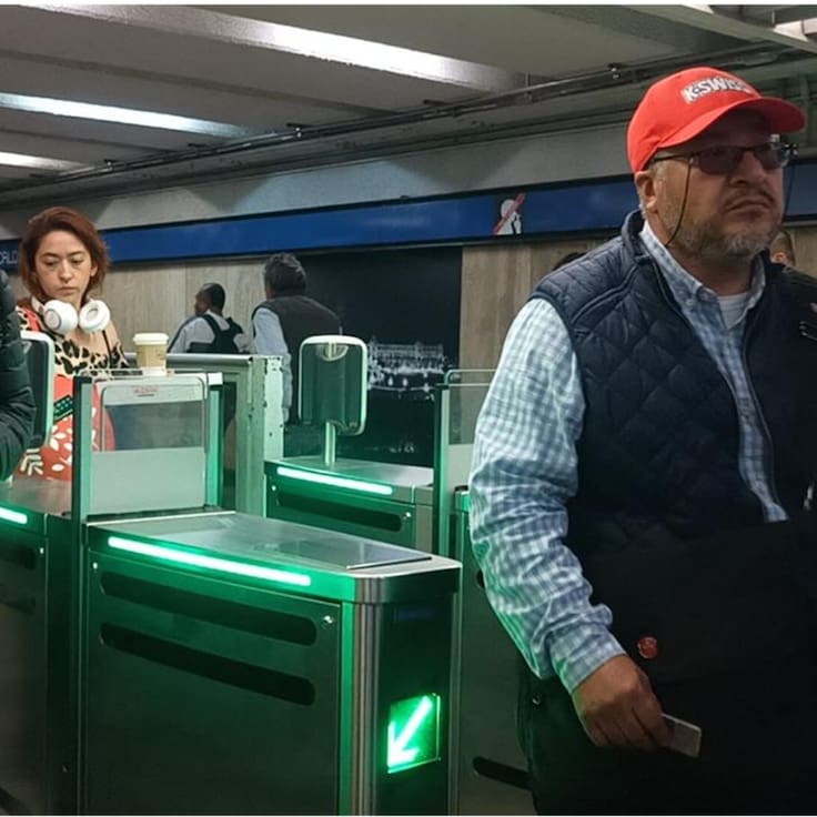 Metro Zócalo: Instala puertas automáticas para agilizar accesos
