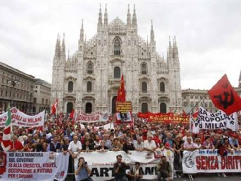 Estallan choques entre huelguistas y policías en Atenas