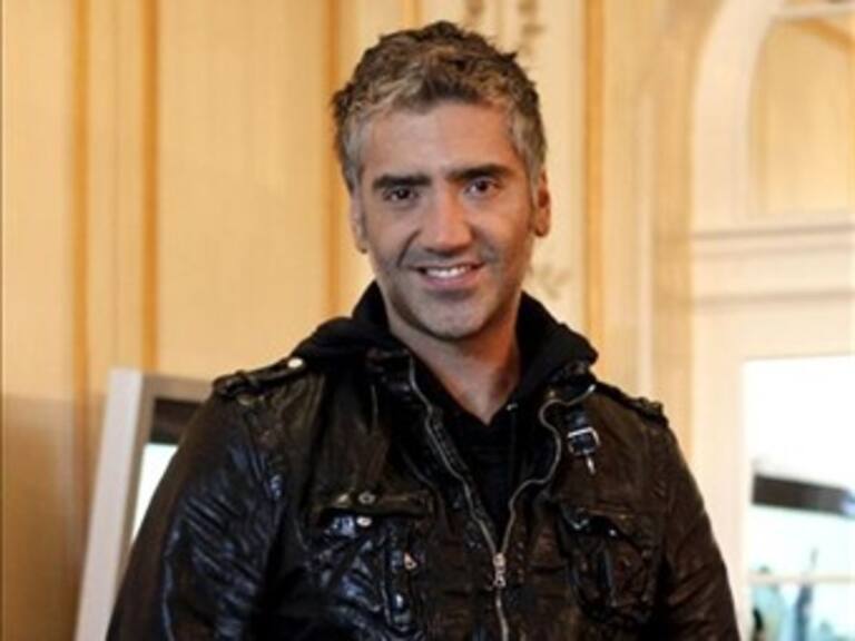 Dan a Alejandro Fernández Disco de Oro en España