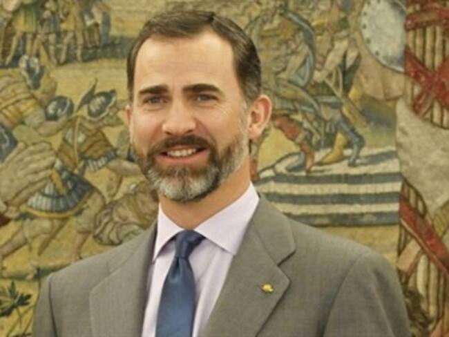 Suspende príncipe Felipe viaje a Brasil