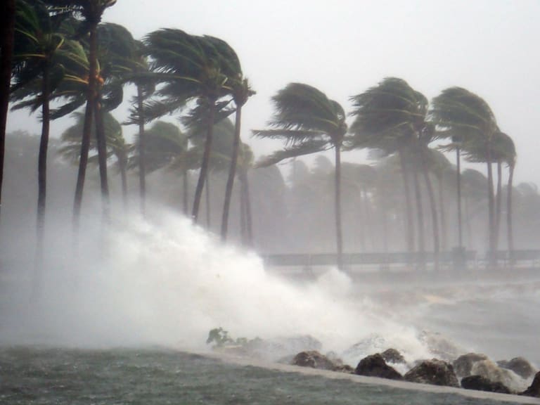 ¿Un huracán muy peligroso? Beryl sube a categoría 4 
