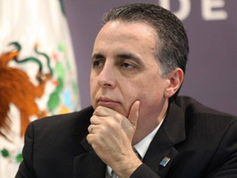 Descarta Ferrari que Perú pida visas a mexicanos