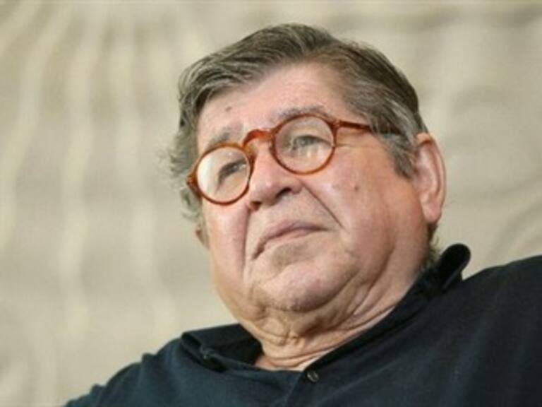 Gana peruano Alfredo Bryce premio 'Juan Rulfo' de la FIL Guadalajara