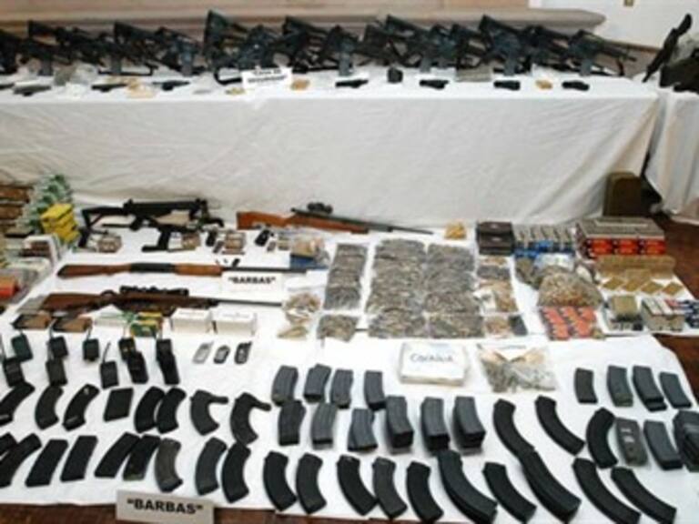 Aseguran policías federales arsenal y armas en Nogales