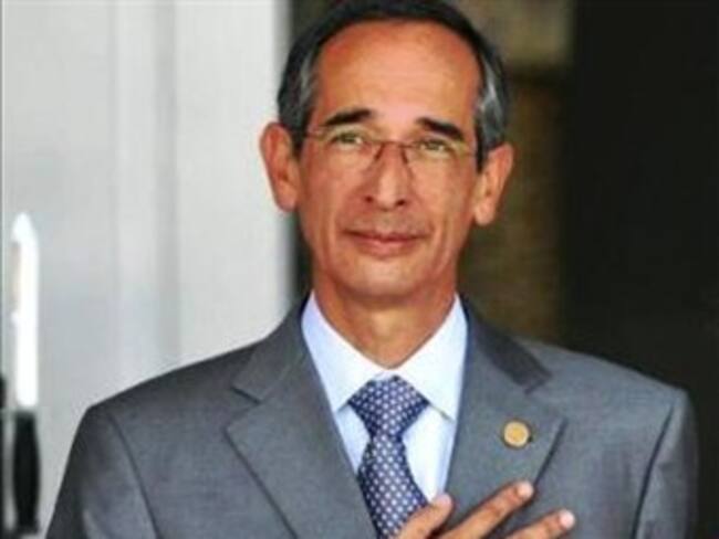 Seguridad y pacto fiscal, retos de Colom al final de su gestión en Guatemala