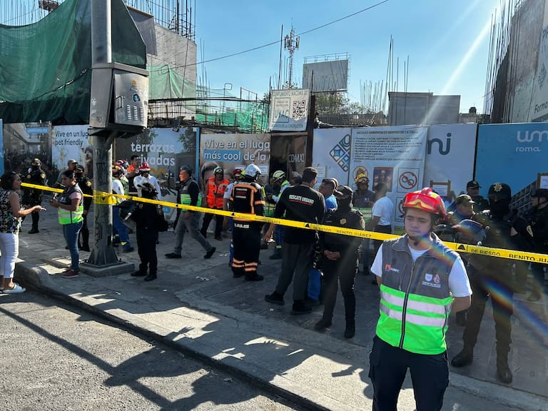 Grúa colapsa en cruce de Viaducto y Cuauhtémoc; reportan varios lesionados