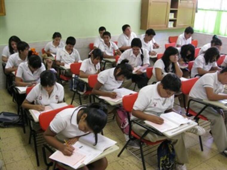 "Panorama educativo de México". Educación XXI del sábado 19 de diciembre.