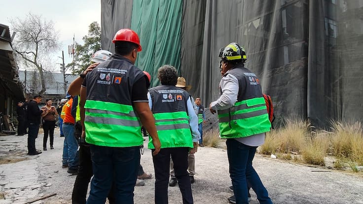 Registran derrumbe en Calzada San Antonio Abad