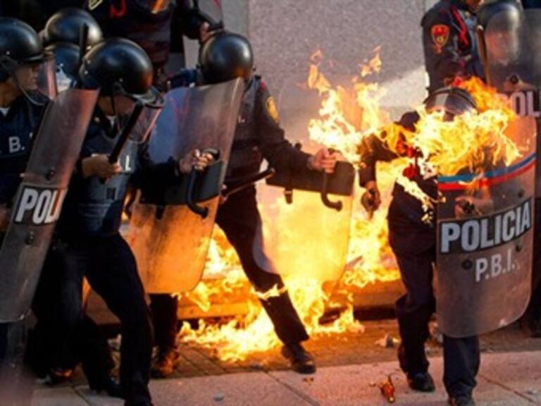 Condenan a sujeto que agredió a policías en marcha del 02 de octubre