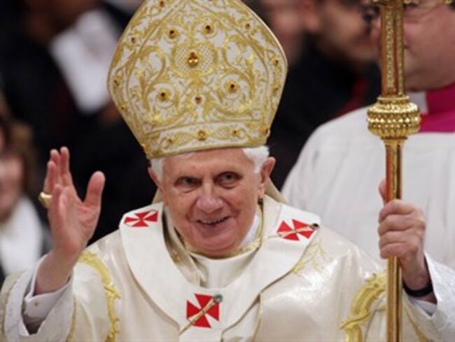Presenta Benedicto XVI su renuncia al pontificado