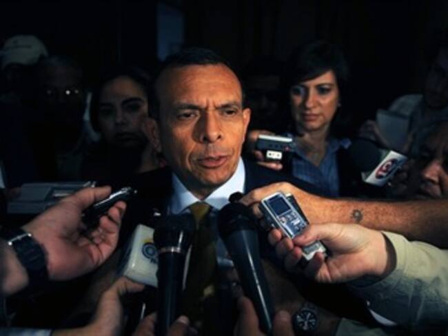 Lobo reclama acuerdo para superar crisis