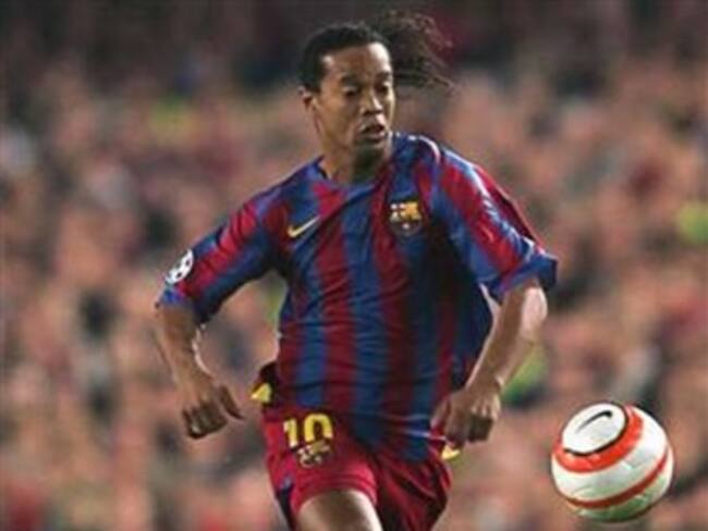 Se reportan Ronaldinho, Thiago y Zambrotta para encarar al R. Madrid