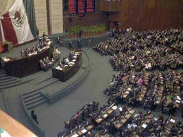 Conoce a los diputados que votaron a favor de gravar internet