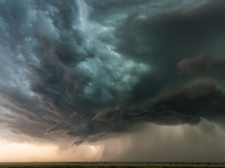 Tormenta tropical Ileana emite alerta roja en los Cabos y La Paz