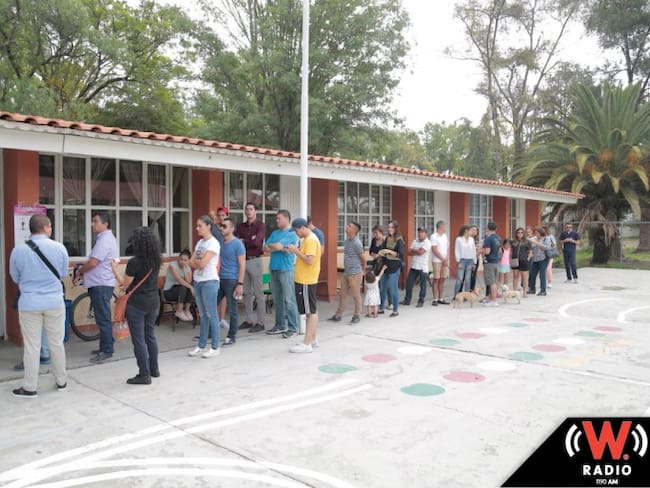 Reportan atrasos de hasta cuatro horas en la instalación de casillas en Jalisco