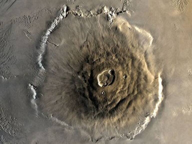 Descubren el volcán más grande de la Tierra