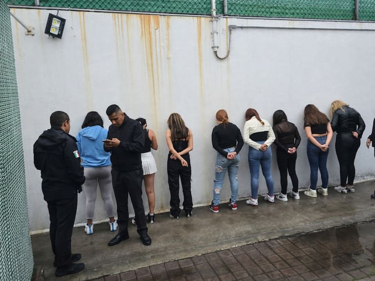 Policía de Ecatepec y Marina trasladan a 24 jóvenes a penal de Nezahualcóyotl