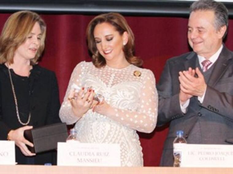 ¡Conoce la mujer del año 2015!