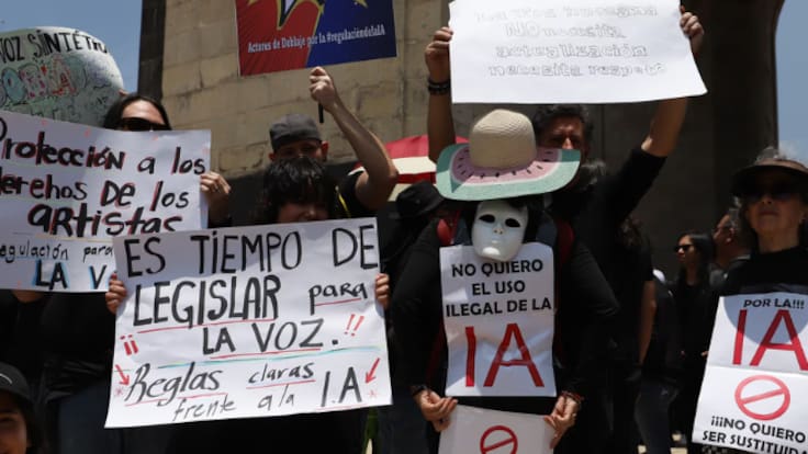 Actores de doblaje podrían recibir protección contra la clonación de su voz con IA: plantean reforma