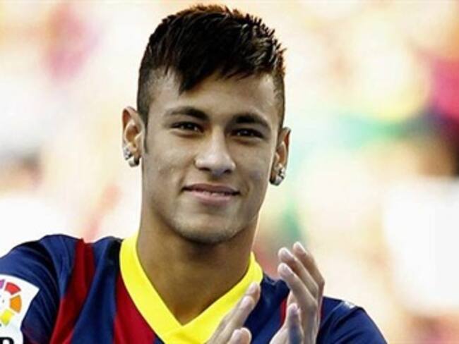 Viaja Neymar a Barcelona en avión privado de Julio Iglesias