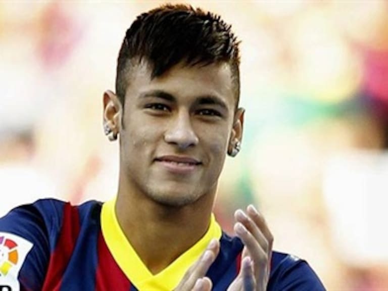 Viaja Neymar a Barcelona en avión privado de Julio Iglesias