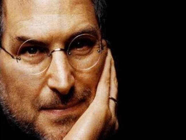 Bajan acciones de Apple al empeorar salud de Steve Jobs