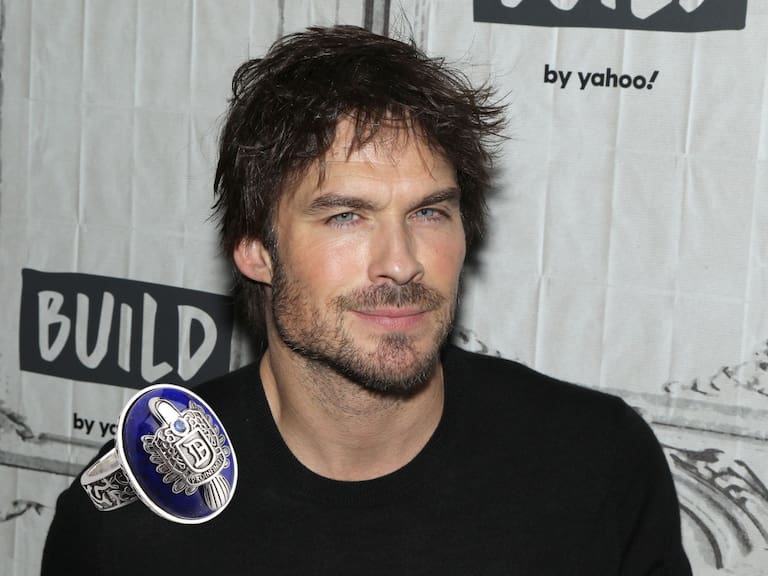Mx - Ian Somerhalder revive a Damon Salvatore con el icónico anillo de The Vampire Diaries.