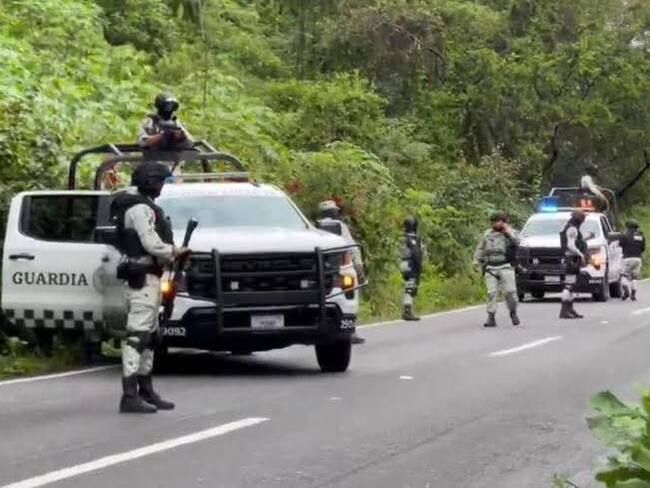 Hallan los cuerpos de tres hombres en la carretera Cuernavaca-Cuautla en Morelos