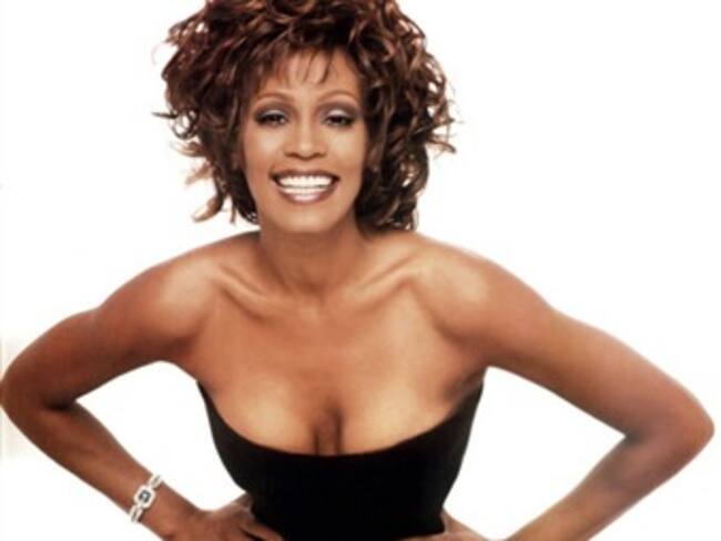 Regresa Whitney Houston con nuevo álbum elogiado por la crítica