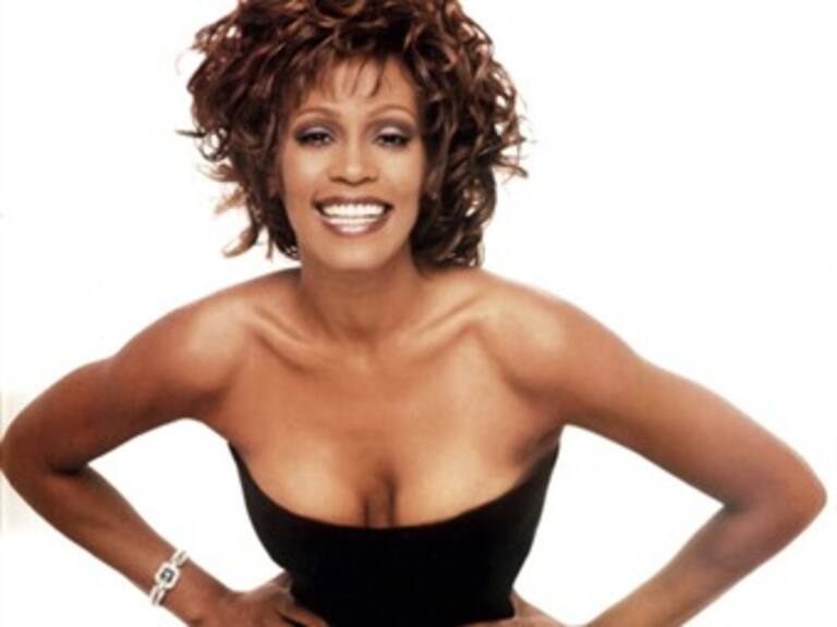 Regresa Whitney Houston con nuevo álbum elogiado por la crítica