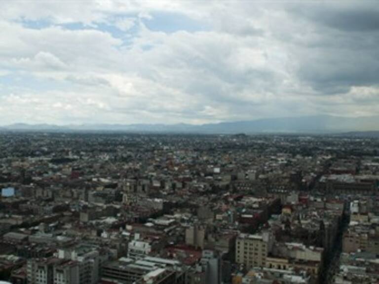 Prevé SMN cielo medio nublado y lluvias para el Valle de México