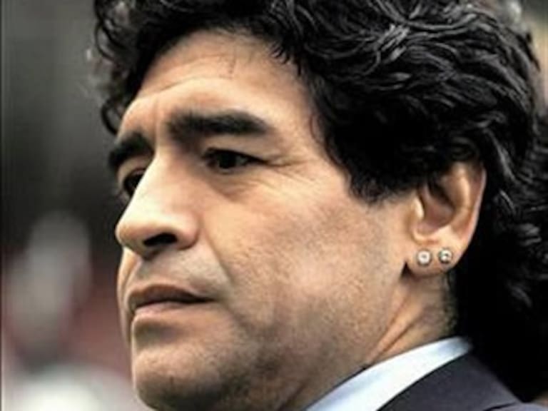 Maradona confiesa que cumple 50 años de manera triste