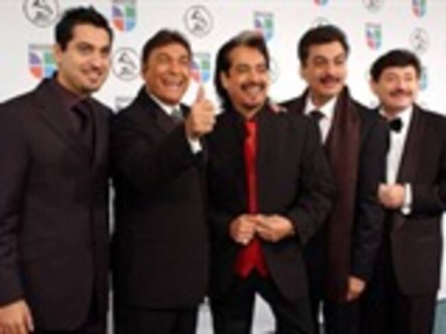 Animarán Los Tigres del Norte y Joan Sebastian llegada del año nuevo