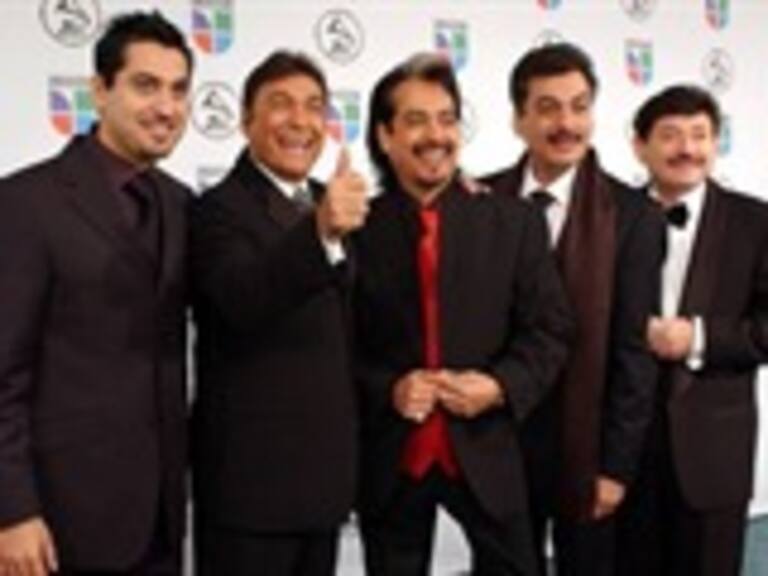 Animarán Los Tigres del Norte y Joan Sebastian llegada del año nuevo