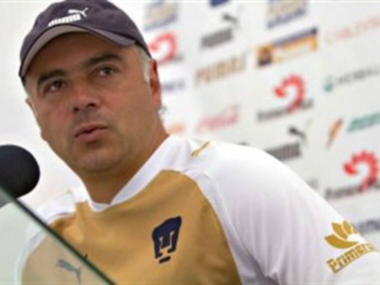 Sobrevive Memo Vázquez tras penal fallado ante América