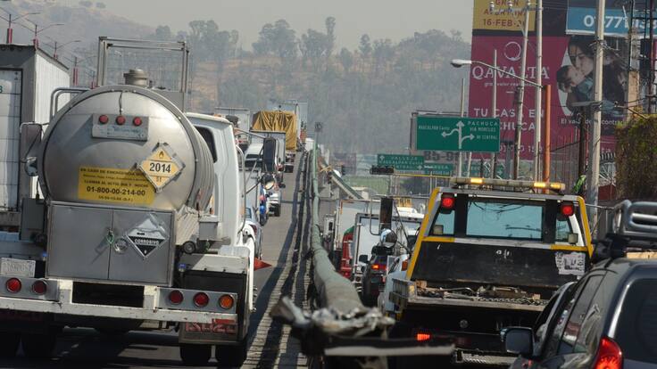 Dos bloqueos en la México-Pachuca desquician la entrada a la CDMX
