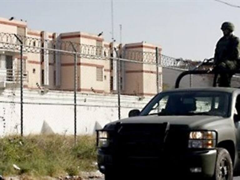 Trasladan a tres 'Zetas' del penal de Apodaca a Puente Grande