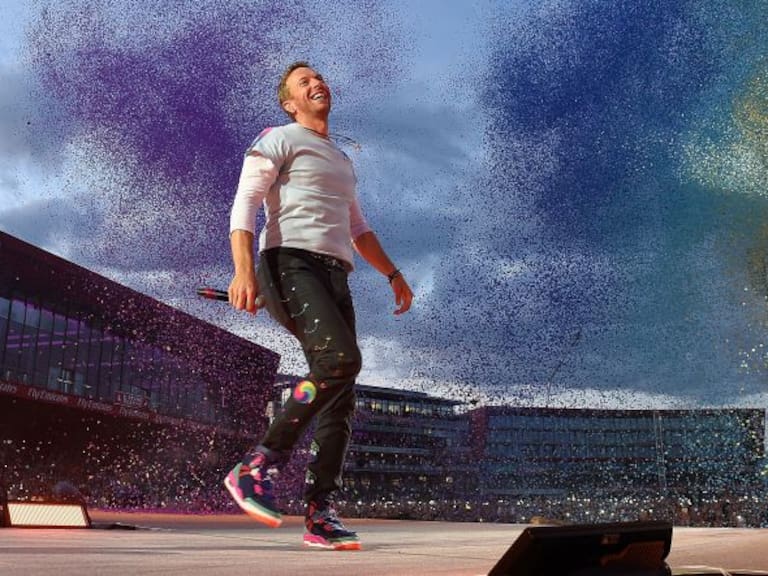 [VIDEO] Chris Martin presume lo bien que canta en español