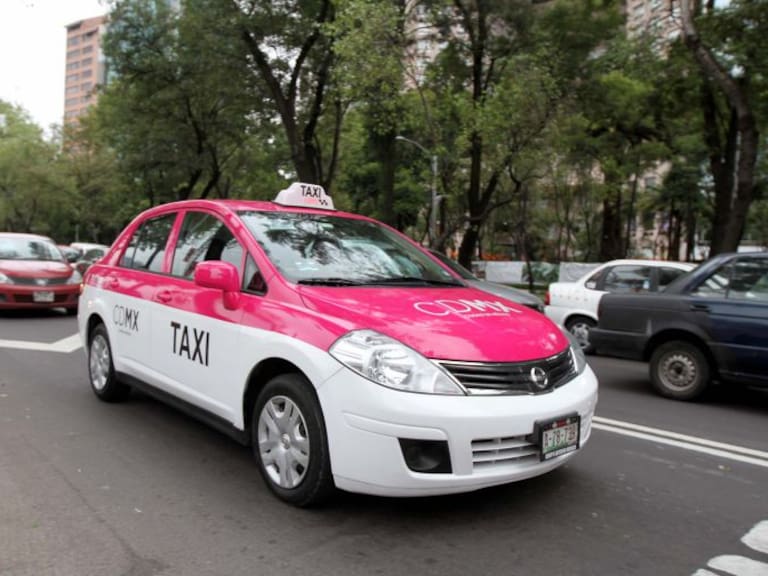 Descartan aumento a la tarifa de taxis en la CDMX por modernización