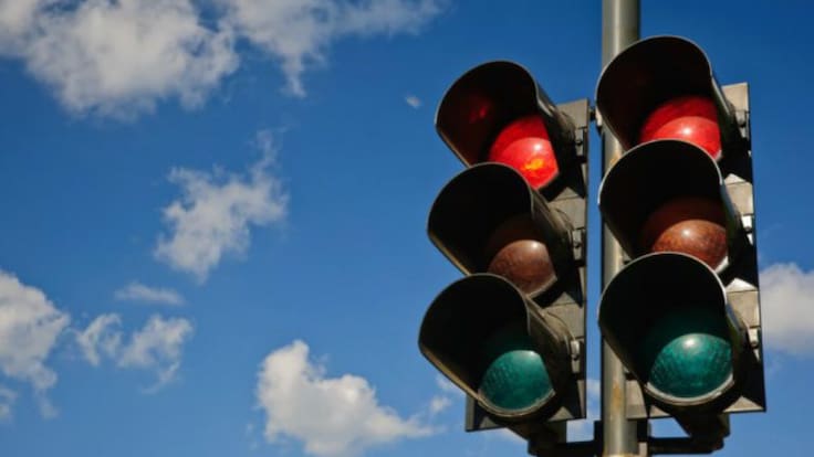 Cómo cambiar a verde la luz de algunos semáforos