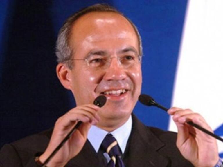 Pide Calderón integrar red contra crimen trasnacional