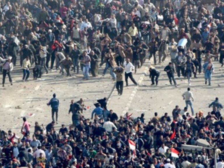 Seguidores de Mubarak son policías puestos por el propio gobierno: turista mexicano