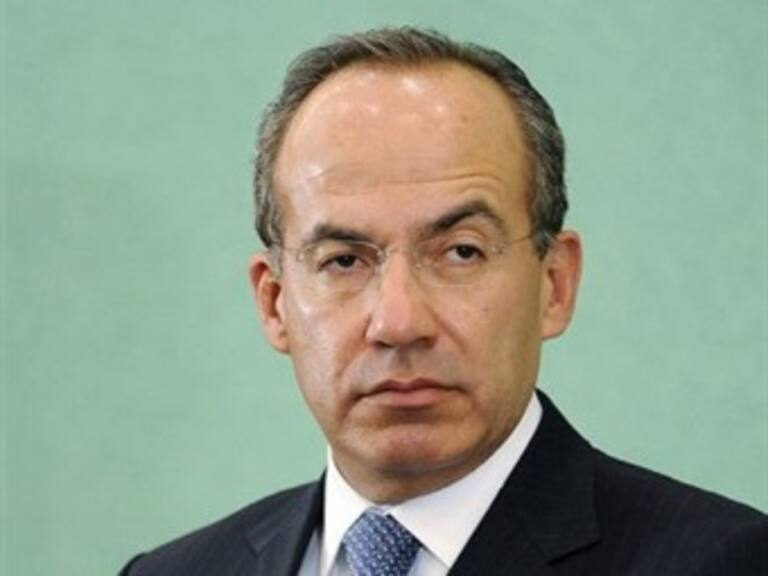 Condena Calderón violencia en Coahuila y Michoacán