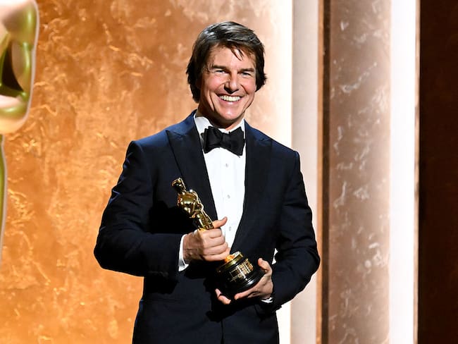 Tom Cruise recibe Oscar honorario de las manos de Iñárritu