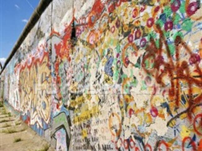 Juez intenta pintar glúteos a menor por 'grafitear'