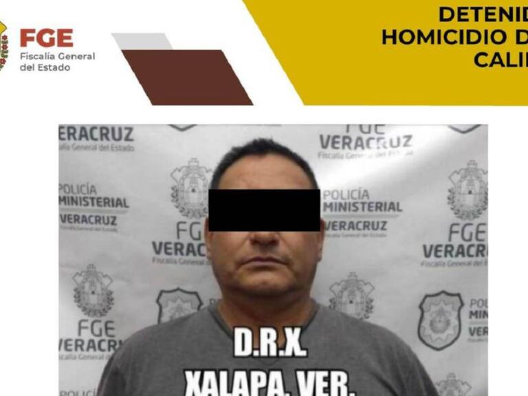 Encapuchados queman Bandera de México en Rectoría de la UNAM