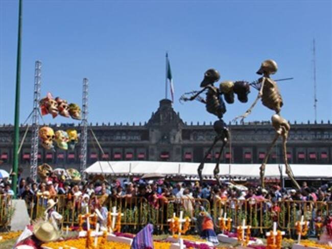 Mega ofrenda Zócalo.'Plan cultural' con Susana Torres