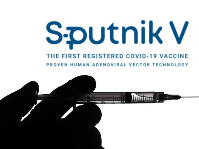 Vacuna Sputnik V: Efectos secundarios y eficacia contra el COVID-19
